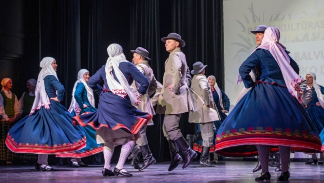 Aizvadīta Balvu novada tautisko deju kolektīvu skate– koncerts 
