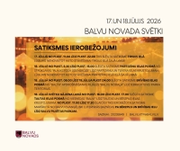 Attēlā redzams Balvu novada svētku 2026 informatīvs plakāts par satiksmes ierobežojumiem. Tajā norādīti ielu slēgšanas laiki un posmi 17. un 18. jūlijā, tostarp Tirgus, Partizānu, Brīvības un Tautas ielās, kā arī svētku gājiena maršruta laikā. Plakātā iekļauta arī kontaktinformācija un Balvu novada logotips, bet fonā redzama svētku atmosfēra ar izgaismotu vakara pasākumu.
