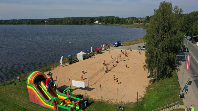 Aizraujoši aizvadīts Balvu ezera sporta festivāls