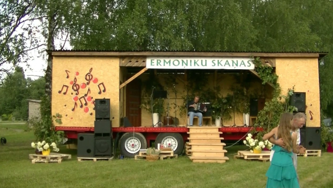 Tautas muzikantu festivāls ''Ermoņiku skaņas - 18''