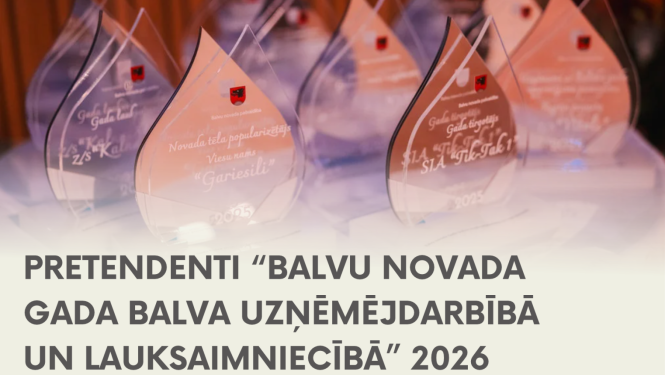 Attēlā redzami apbalvojumi