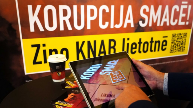 Saskāries ar iespējamu korupciju? KNAB aicina neklusēt un ziņot!