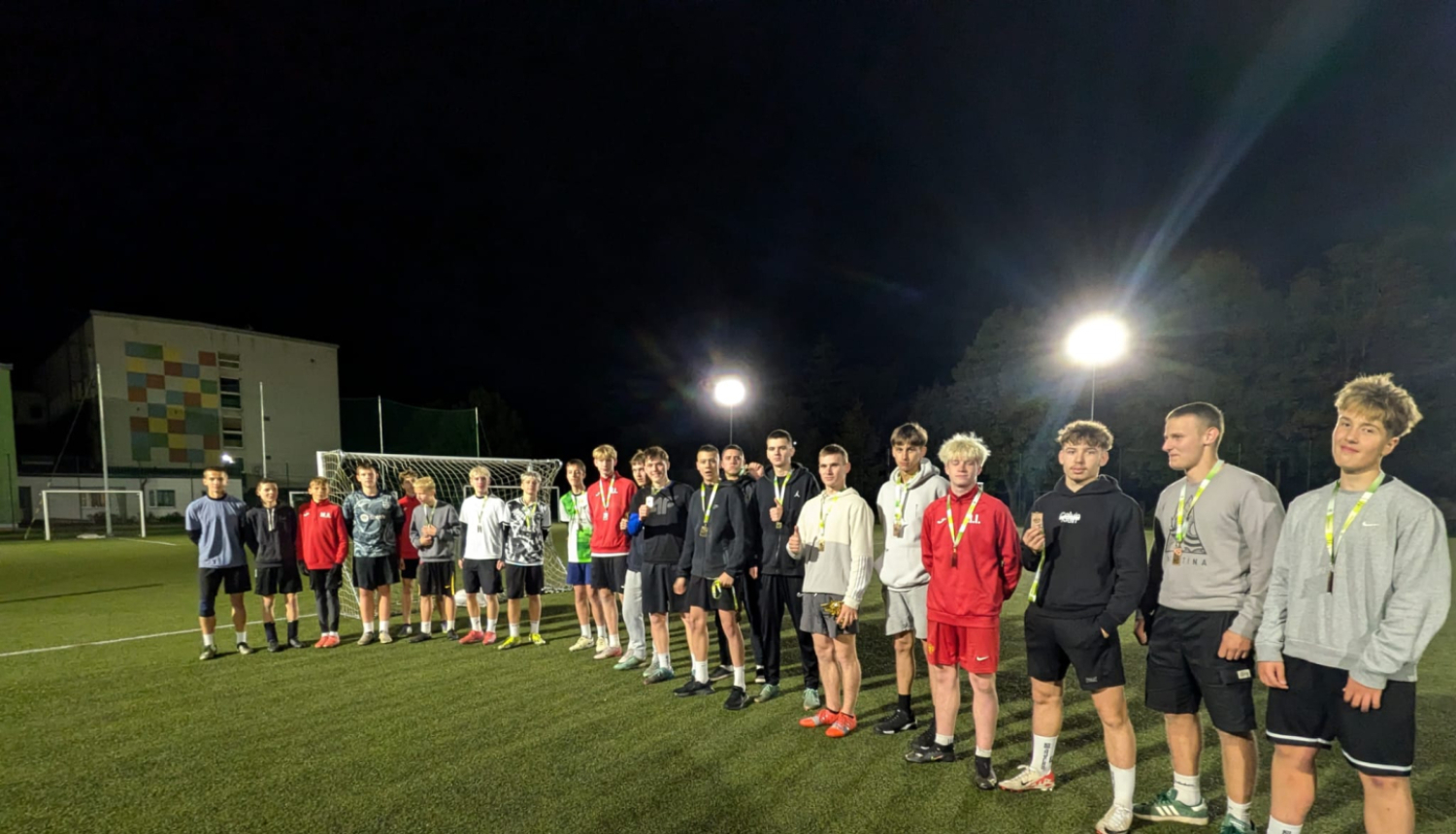 Aizvadīts Nakts turnīrs mini futbolā