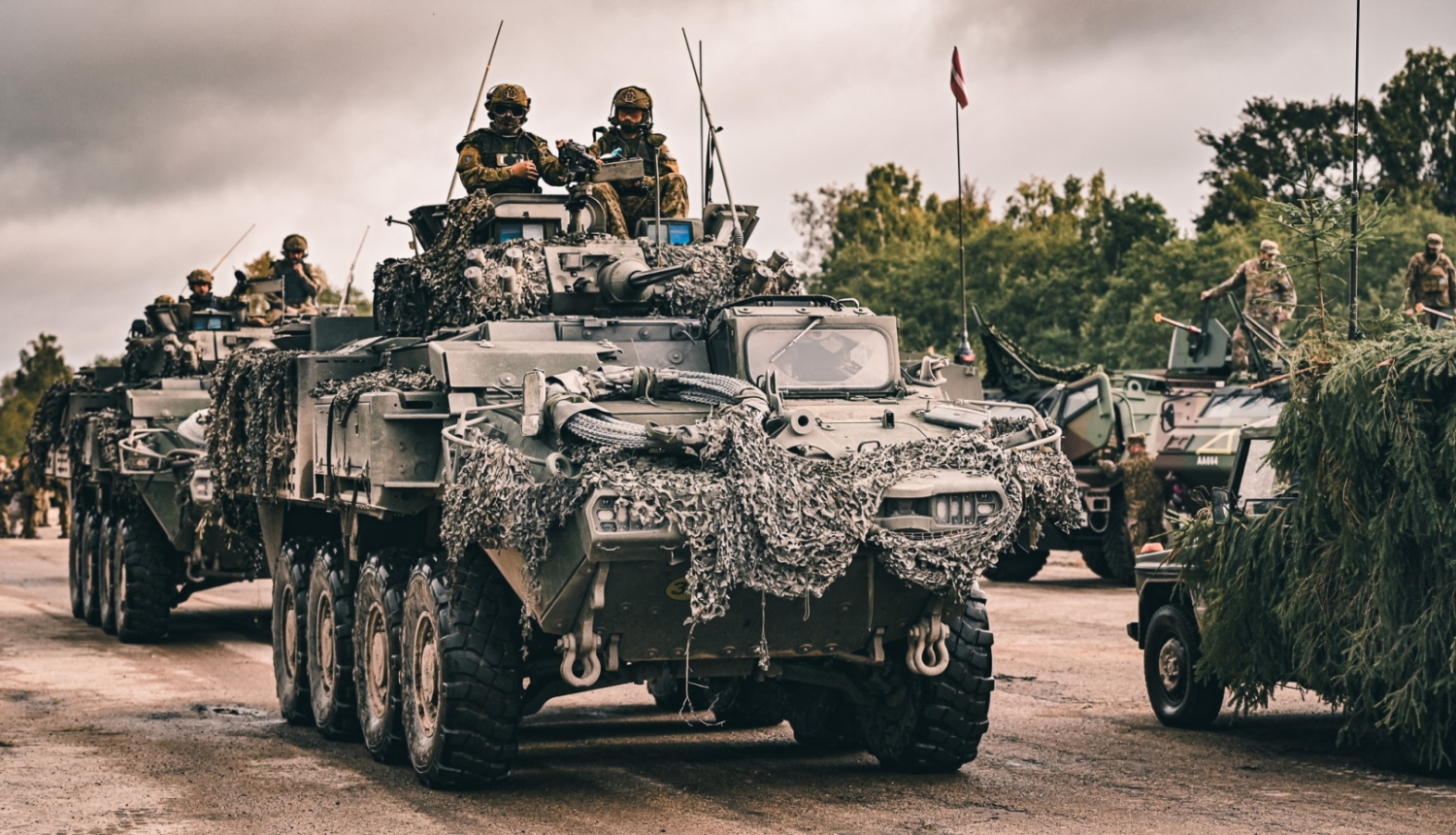 Attēlā redzama militārā tehnika