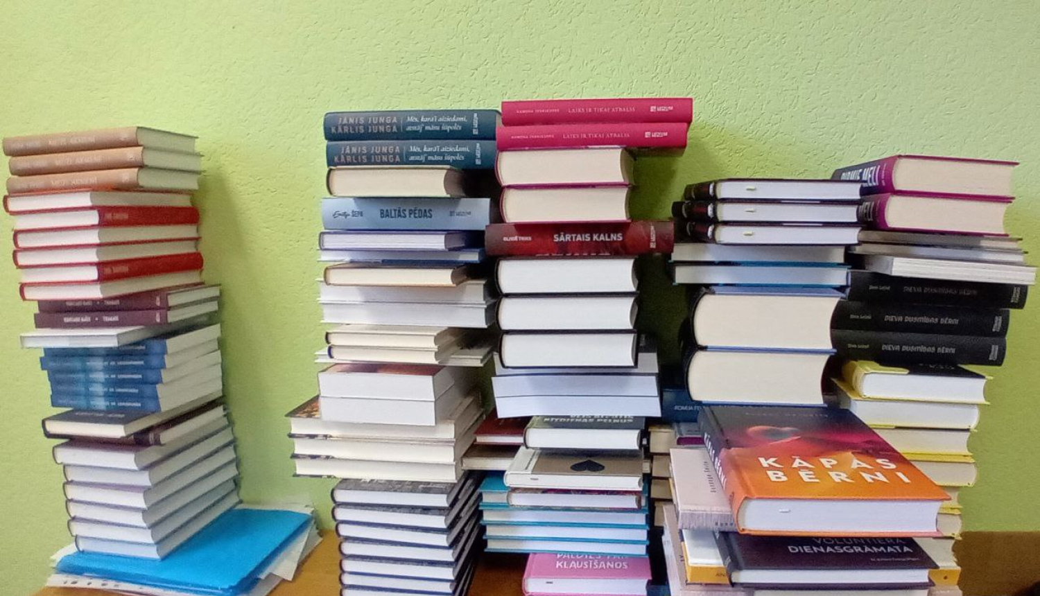 Augstvērtīga satura grāmatas jau uzsākušas ceļu pie Balvu novada lasītājiem