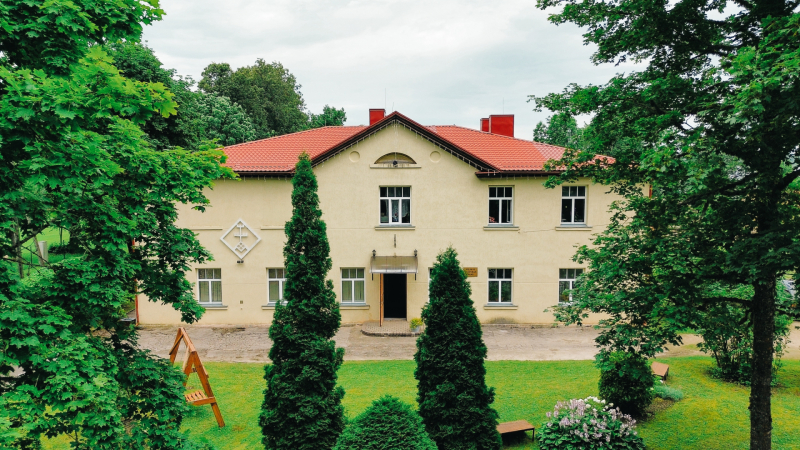 Viļakas Kultūras nams vasarā