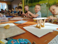 Nodarbībā darbojās pirmsskolas izglītības iestādes ''Sienāzītis'' 5- 6 gadīgo bērnu grupa ''Pūcītes''