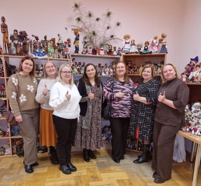 Svešvalodas skolotāji leļļu muzejā Viļakā