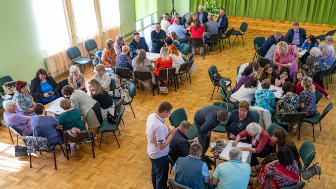 Pašvaldības iestāžu vadītāji tikšanās laikā spriež par iespējamajiem nākotnes projektiem