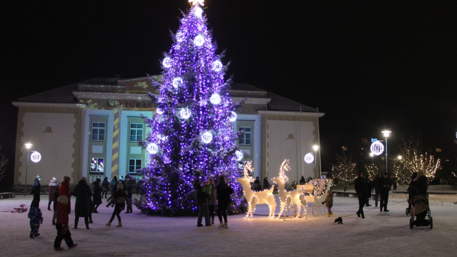 Pirmajā Adventā tiek iedegta Balvu centrālā egle