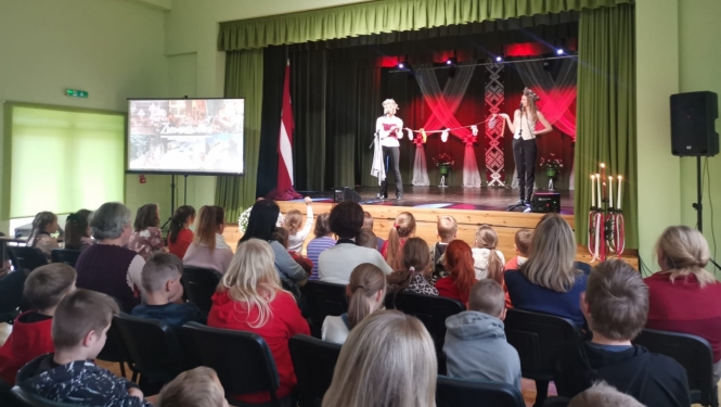 Asnates un Aurēlijas Rancānu koncertlekcija Eglaines un Stacijas skolas skolēniem