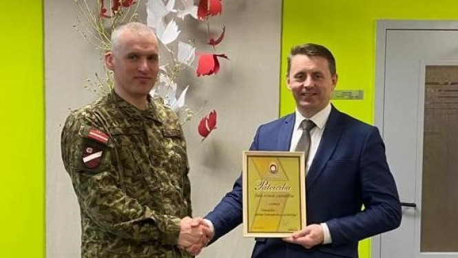Saņem Aizsardzības ministrijas Pateicību