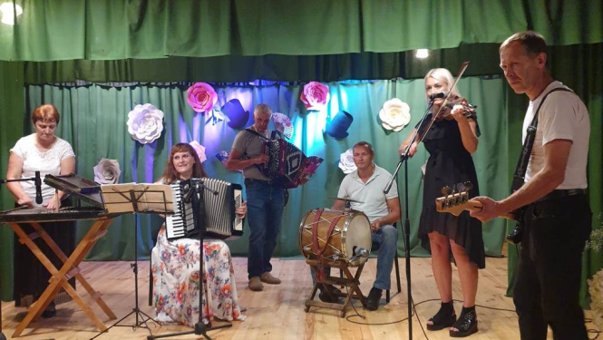 Aizvadīts pirmais tautas muzikantu saiets Krišjāņos
