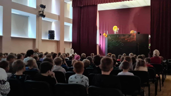 Leļļu teātra izrāde “Mēness taurenis”