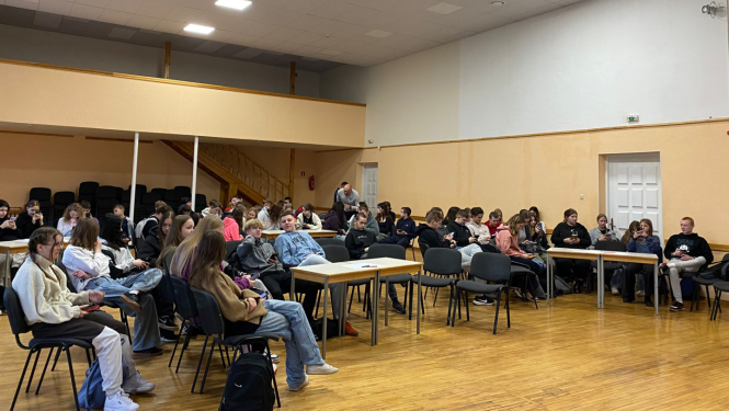 Īsteno jaunatnes programmas projektu “Plecu pie pleca”
