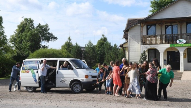 LU Humanitāro zinātņu fakultātes folkloristi dodas ekspedīcijā uz Balvu novada Viļaku