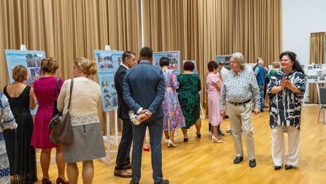 Līdz 6.oktobrim skatāma izstāde “Dziesmu svētkiem 150 - Balvu novads”