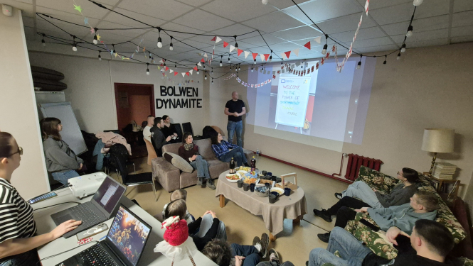 Klātesošie klausās pieredzes stāstus