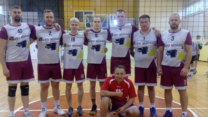Balvu komanda startē Sābru volejbola līgā