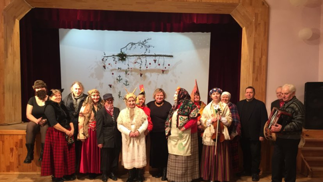 Aicinām uz “Tautasdziesmu teicējas.1991” ceļojošās izstādes notikumu Viļakas muzejā