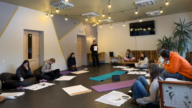 Jaunieši Balvu novada Bērnu un jauniešu centra telpās