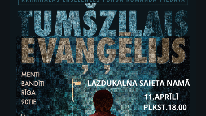 Attēls ir filmas plakāts tumšās, noslēpumainās noskaņās.  Centrā redzama cilvēka siluets no mugurpuses — viņš stāv uz slapjas pilsētas ielas naktī. Iela spīd no lietus, un fonā redzamas automašīnu gaismas, kas izplūdušas miglainā, zilgani zaļā tonī. Cilvēks izskatās vientuļš un noslēpumains, iespējams, valkā tumšu mēteli ar kapuci vai augstu apkakli.  Augšpusē lieliem burtiem rakstīts filmas nosaukums: “Tumšzilais evaņģēlijs”.