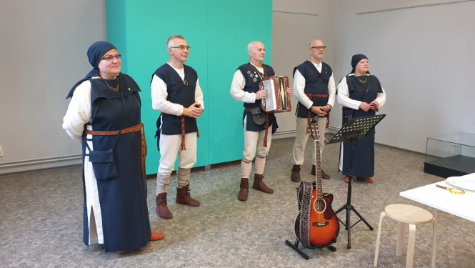 Ceļojošā izstāde “Saimes galds”