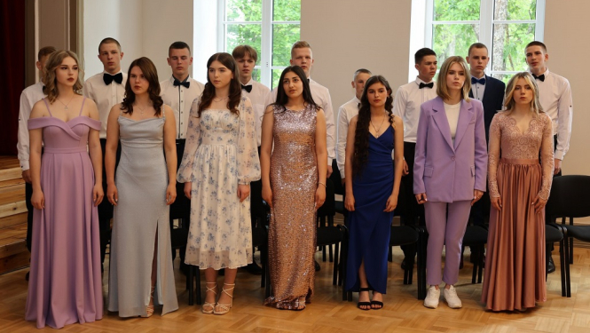 Skolai sakām ardievas, lai atkal gaidītu tikšanos!