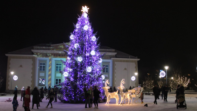 Pirmajā Adventā tiek iedegta Balvu centrālā egle