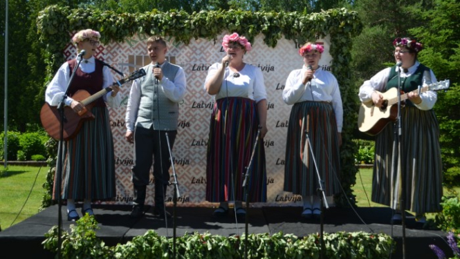 Saulgriežu pieskāriens Kubuliem