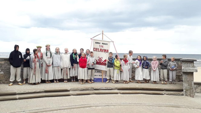 “Cielaviņas” dejotāji Jūrmalā