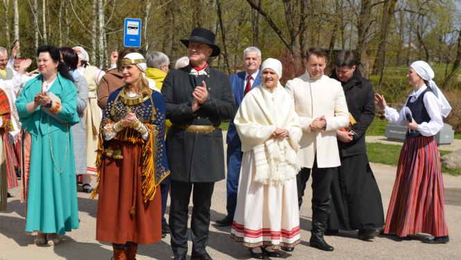 Baltinavā, ar kultūras ministra dalību, svinīgos pasākumos godina tautas tērpus
