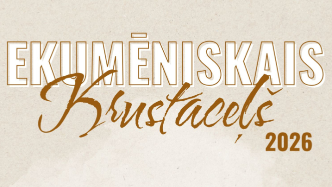 Attēlā redzama gaiša, minimālistiska afiša ar bēšīgu, nedaudz teksturētu fonu, kas atgādina papīru.  Augšējā daļā lieliem burtiem rakstīts “Ekumēniskais”, bet zem tā – dekoratīvā, rokrakstam līdzīgā stilā izcelts vārds “Krustaceļš”. Labajā pusē pie šī nosaukuma norādīts gads “2026”.