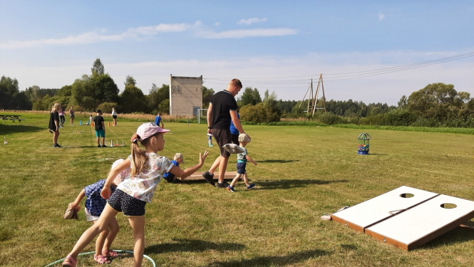 Sportiski un ģimeniski aizvadīti Vectilžas pagasta svētki