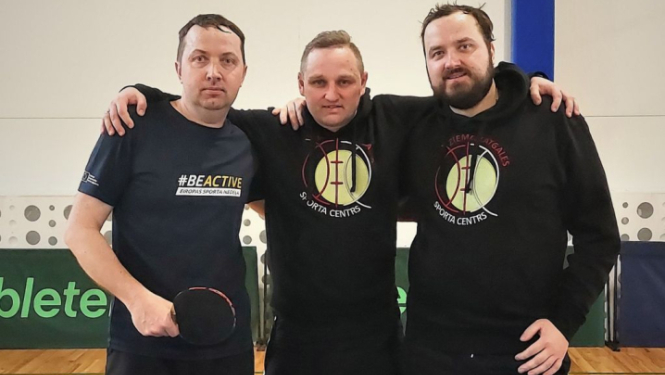 Galda tenisa komanda piedalījusies Rēzeknes čempionātos