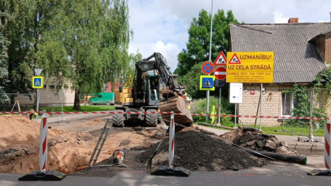 Baznīcas ielas posmā turpinās remontdarbi