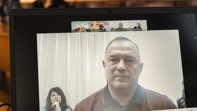 Novoodesas mērs Oleksandrs Petrovičs no Ukrainas attālinātās tikšanās laikā ar Balvu novada domes vadību