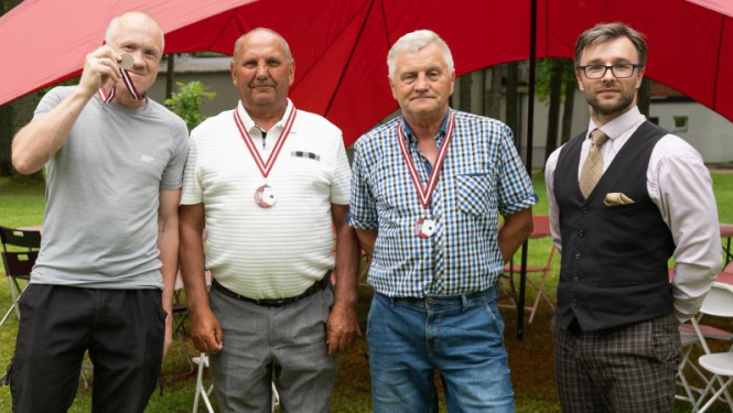 Novada svētkos aizvadīts zolītes turnīrs