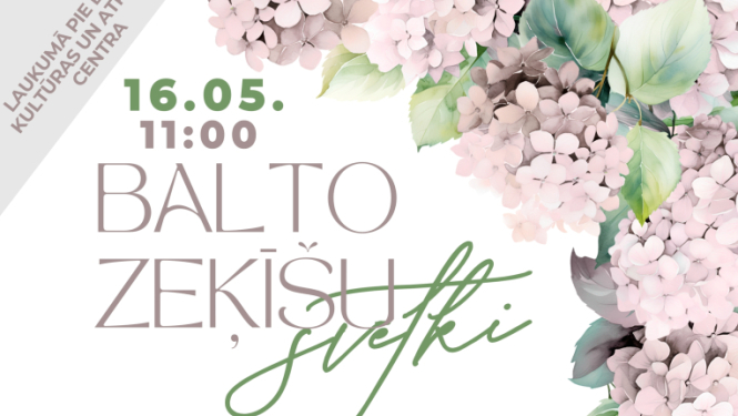 Uz balta fona attēla labajā augšējā stūrī redzami gaiši rozā ceriņu ziedi. Apakšējā daļā novietotas baltas adītas bērnu zeķītes un bērnu ratiņi, kas rada maigu un sirsnīgu noskaņu. Attēlā ir teksts, kas aicina uz “Balto zeķīšu svētkiem”, kas notiks 16. maijā Balvu Kultūras un atpūtas centra laukumā.