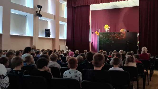 Leļļu teātra izrāde “Mēness taurenis”