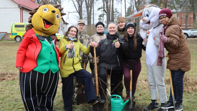 Viļakā atdzimst augļu dārzu stādīšanas tradīcija