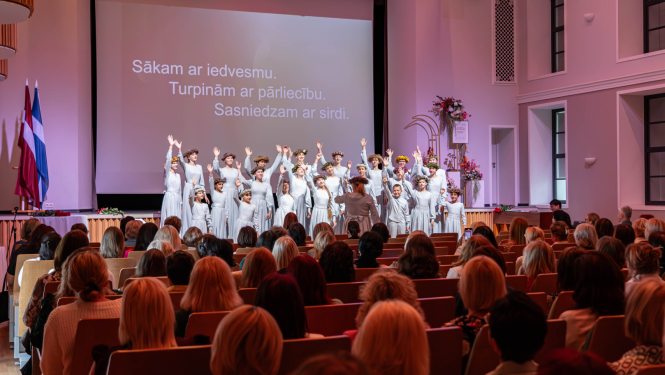 Pedagogu konference Balvos: lepnums par sasniegumiem un iedvesma nākotnei