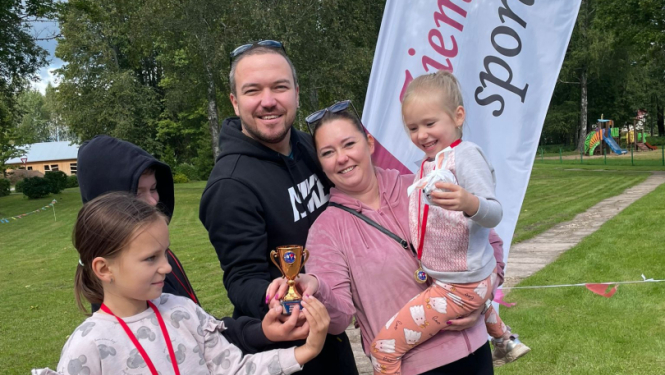 Šķilbēnu pagasta Ģimeņu dienā šauj ar loku un velk smago auto