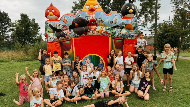 “Sapņu stacija: Zvaigžņu kempings” – vasaras piedzīvojums, kas paliks atmiņā