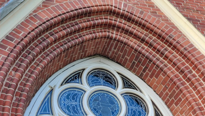 Restaurēta Sv. Mateja vitrāža