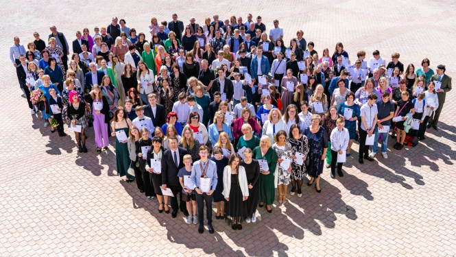 Ceļš uz uzvarām nav viegls – norisinājies izglītojamo un pedagogu apbalvošanas pasākums