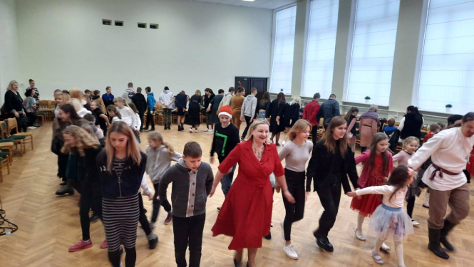 Ziemassvētki kopā ar Latvijas Skolas somu Viduču pamatskolā