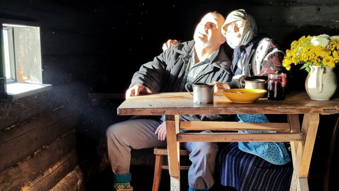 Folkloras kopa “Upīte” dziesmu “Dads ar buobu” un dodas uz festivālu Dienvidkorejā