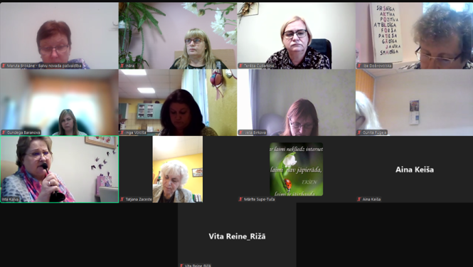 Sanāksmēs tiekas skolu direktoru vietnieki izglītības jomā