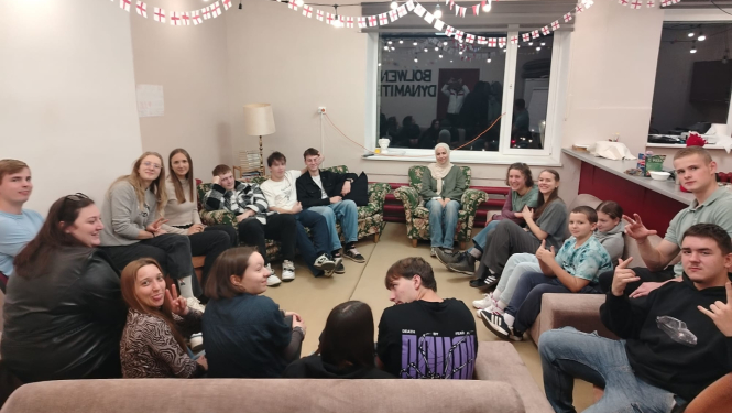 Balvu novada jaunieši kopā ar brīvprātīgo Niku  no Gruzijas